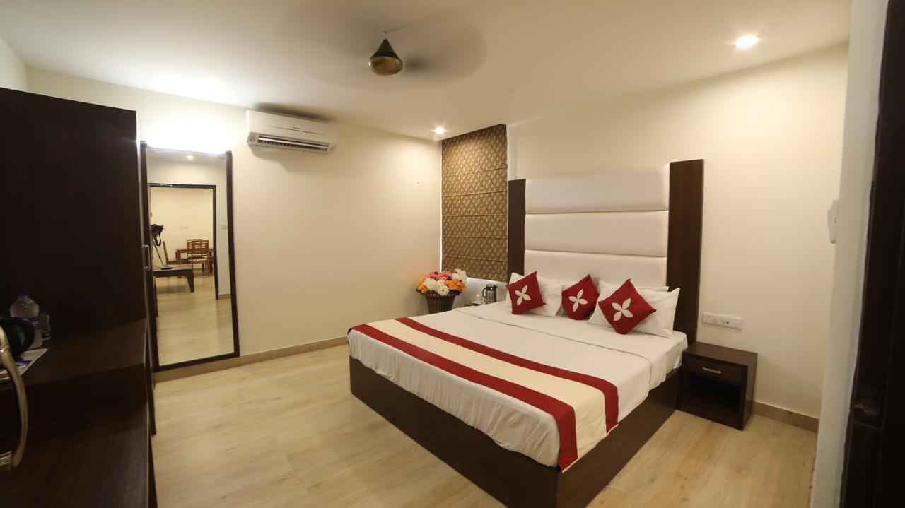 Raj Plaza Hotel